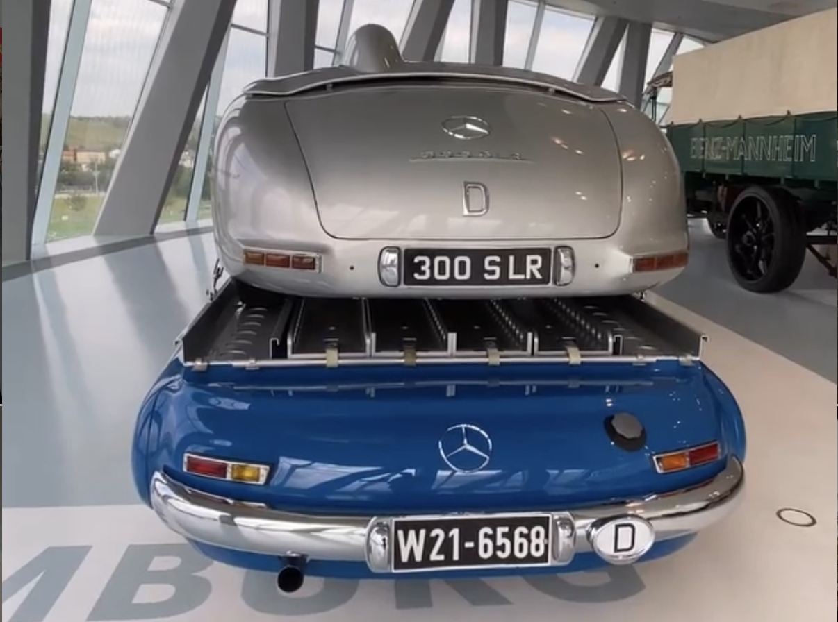 Mercedes-Benz 300 SLR & Renntransporter - Museum Showcase (5.5M Views)