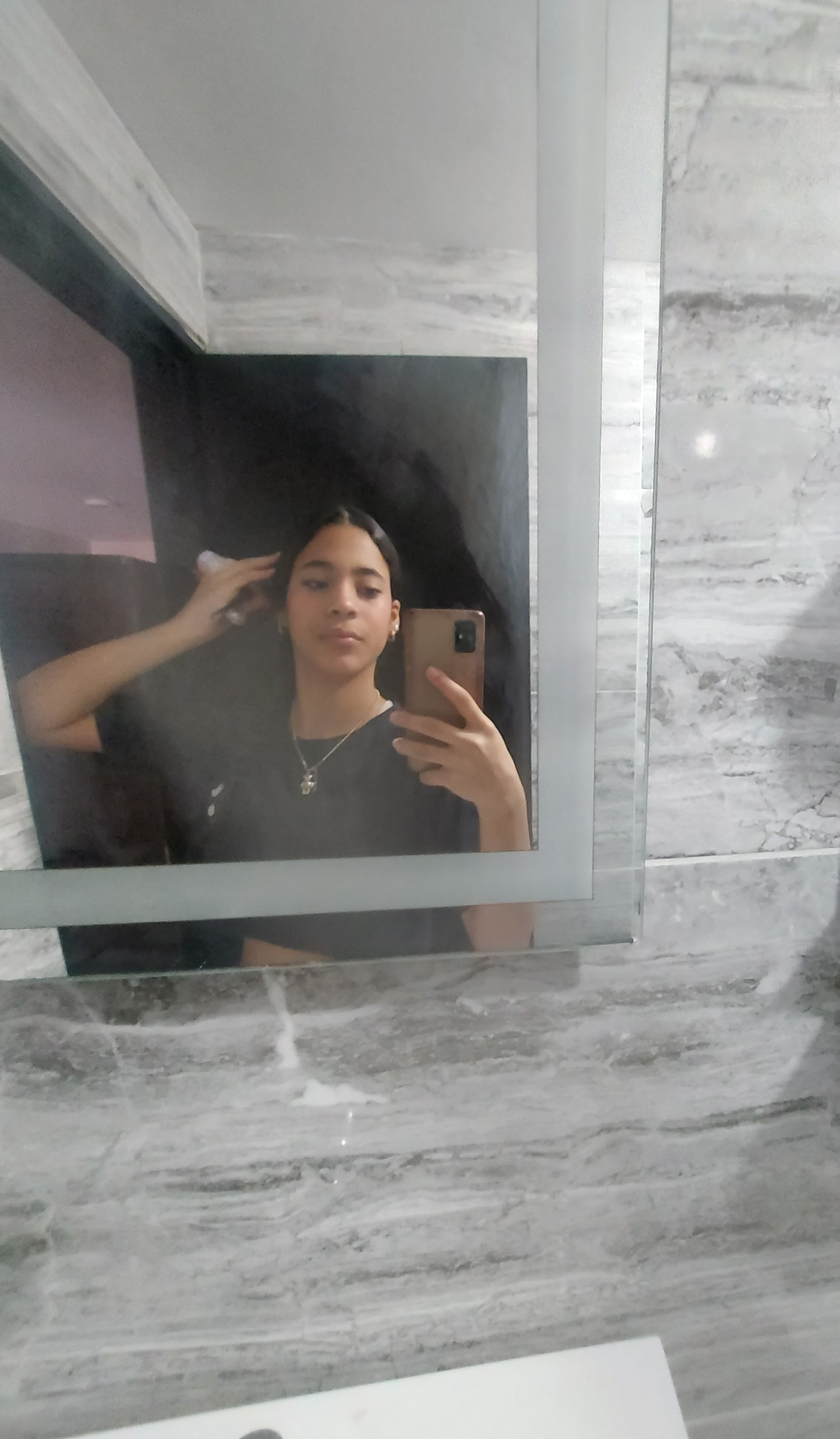 isabellaagudeloavilez1810@gmail.com